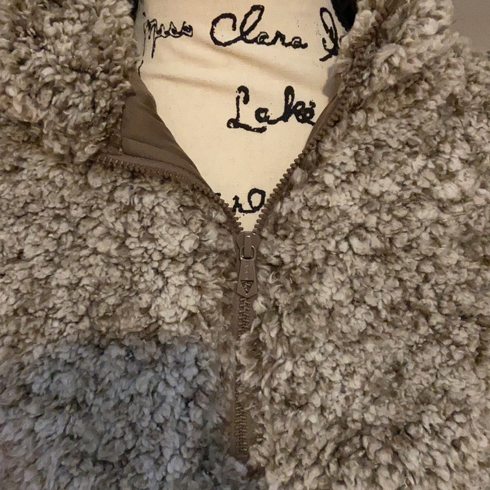 Sherpa pullover! - Picture 2 of 3